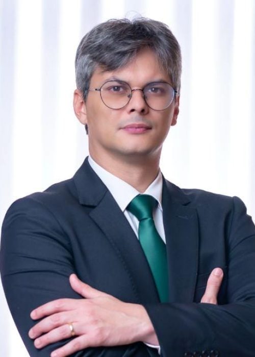 Dr.-Vitor-Melo.